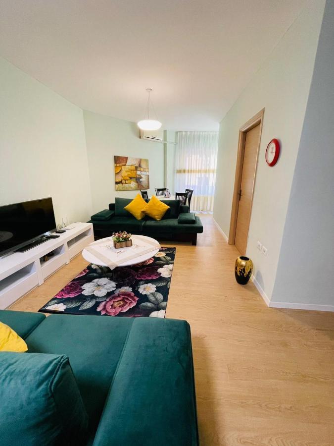 New Apartment In Center Of Tirana Exterior photo